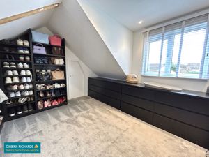 Bedroom- click for photo gallery